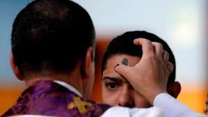 El miércoles de ceniza es el primer día de la cuaresma en los calendarios litúrgicos católico y anglicano, como así también de diversas denominaciones protestantes (luterana, metodista, presbiterana y algunas bautistas). J1pbugqrzmbv6m