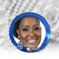 Roslyn Ware's Instagram, Twitter & Facebook