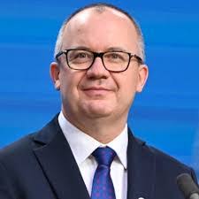 Robert Bienkowski's Instagram, Twitter & Facebook