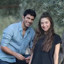 193 Begenme 1 Yorum Instagram Da Sefirin Kizi Sefirinkizi Neslihan Atagul Dogulu Ve Engin Akyurek Dizinin Ilk Sahne Turkish Film Turkish Actors Actors