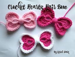 Free Pattern Amazingly Cute Hearts Hair Bow That Feels Like A Special Gift Knit And Crochet Daily Crochet Flower Patterns Crochet Hair Accessories Crochet Motif