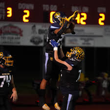Moeller eliminates St. Xavier in Ohio high school football matchup