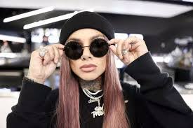 Lauren Steinmetz's Instagram, Twitter & Facebook