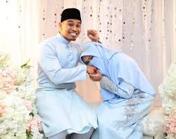 Kuala lumpur, aug 5 — pu abu sufyan's parenting skills have come under fire after the celebrity preacher to each their own, don't try to act so smart and criticise others like you're better, said another. Tengok Keadaan Kalau Ada Adalah Bekas Isteri Pu Abu Jawab Tentang Nak Rujuk Hiburan Mstar
