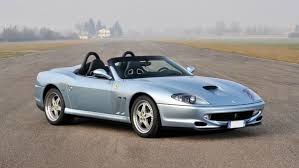Het gemiddeld benzineverbruik zou liggen op 13,7 l/100 km. Ferrari 550 Barchetta Pininfarina Ferrari Super Cars Beautiful Cars