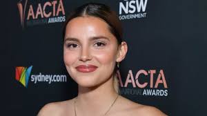 Desarrollo y cuidado del ambiente van de la mano y en el inde trabaja de forma responsable al cuidar el entorno natural a. 13 Reasons Why S Inde Navarrette Age Instagram Roles Everything To Know About The Estela Actress