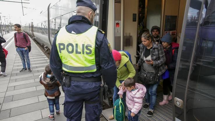 Sweden may reject up to 80,000 of last year's asylum seekers | CBC News