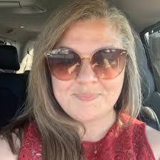 Shannon Lockard's Instagram, Twitter & Facebook