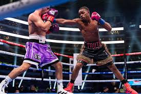 The filipino boxing legend, likewise, is unfazed with spence's height advantage and said pacquiao, in preparation for spence, has been sparring with two welterweight southpaw boxers in alexis rocha, 24, and maurice lee, 29. Errol Spence Jr Writes The Boxing Comeback Tale Of The Year