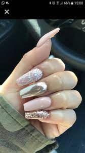 Uñas con figuras uñas de gel elegantes decorados para uñas cortas uñas bellas decoradas uñas decoradas hermosas uñas de pies sencillas uñas sencillas y bonitas. Pin De Stephanie Gonzalez En Decoracion De Unas Manicura De Unas Unas De Acrilico Elegantes Unas Elegantes
