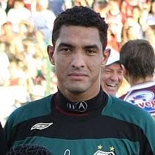 Em 2010 1 e 2013, ele foi premiado com o título de melhor goleiro do campeonato brasileiro.também foi eleito em quatro oportunidades (2006, 2008, 2010, 2013 e 2014) como melhor jogador do futebol mineiro. Fabio Costa Wikipedia A Enciclopedia Livre