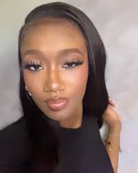 Akelia Jones's Instagram, Twitter & Facebook