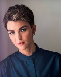 A fan page for the upcoming cw show batwoman. She Is So Handsome In 2020 Ruby Rose Haircut Ruby Rose Batwoman