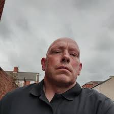 LOST WATCH i lost this watch between premier at the end of bedminster road  and bristol bridge (route was past lidl, down east street, over redcliffe  roundabouts and down victora street) between