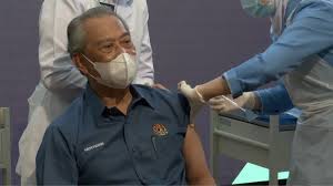 Putrajaya will be allocating a further rm400. Malaysian Pm Receives Covid 19 Vaccine Cgtn