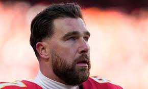 Prominent Doctor Reveals What Could Be Causing The Yellow Discoloration In  The Eyes Of Randy Moss Full story below👇