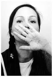 Debra Ostronic's Instagram, Twitter & Facebook