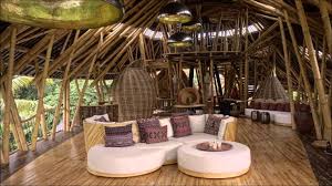 La Merveilleuse Maison En Bambou D Elora Hardy A Bali Maison Maison Bois Design Exterieur De La Maison