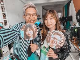 Maybe you would like to learn more about one of these? Pesulap Sekaligus Youtuber Ini 10 Potret Yudist Ardhana Bareng Istri