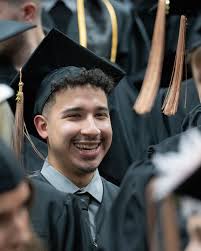 Congratulations to our Fall 2025 graduates, David and Max! Wishing you the  best in the next chapter of your lives 🎓 BSL ♥️