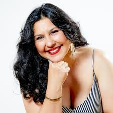 Liz Santiago's Instagram, Twitter & Facebook