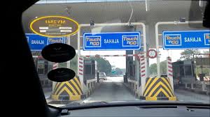 The expressway network consists of the northern route and southern route, having a total length of 772 kilometres (480 miles). Driving North South Expressway Malaysia Johor To Kuala Lumpur Part 1 Youtube