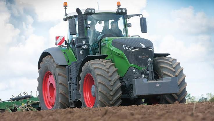 Fendt 1050 Tractor