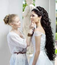 Hot Beauty Industry Jobs Mobile Hair Stylist Trendy Wedding Hairstyles Long Hair Styles Bridal Hair