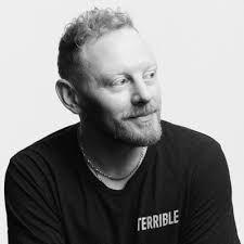 Made some type out of honey for our September cover starring 2 absolute  legends 🍯🐻 George Clooney & Brad Pitt in the South of France for GQ  Magazine 🌊🇫🇷 Condé Nast https://lnkd.in/eCRYEHzJ |