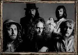 [Obrázek: images?q=tbn:ANd9GcRkLsEnQ0HDpmIPKwbuKRx...k&usqp=CAU]