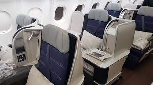 A pillow, base sheet and blanket were already on seat when i boarded and an amenity kit was placed next to seat. Malaysia Airlines New Business Class A330 Youtube