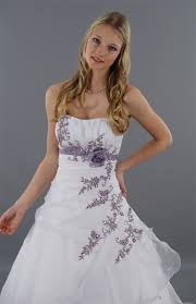 Check spelling or type a new query. Brautkleid Modell Alina Asymmetrisches Oberteil Mit Stickerei Braut Brautkleid Kleider Hochzeit