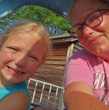 What are the white bugs or worms in my pool vacuum skimmer in Tennessee?