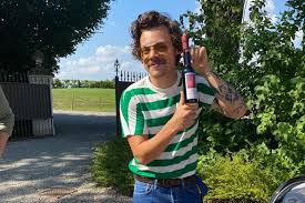Watch every official music video by the weekend. Harry Styles Debuts New Mustache In Italy People Com