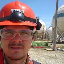 Victor M Robledo--Emails and Phone Numbers