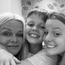 Anyone recommend a nice place for a few glasses of wine with a nice  atmosphere and music thank u