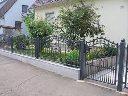 Schmiedezaun 27 In 2020 Tor Design Betonzaun Zaun