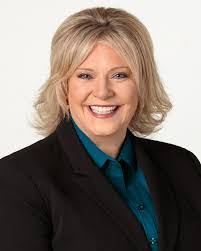 Shelly Pedersen's Instagram, Twitter & Facebook