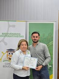Con gran satisfacción, nuestro Comité de Educación informa que ha concluido  el Curso Básico de Refrigeración Doméstica 2024. Bajo la experta guía de  Selvin Omar Zelaya Ventura, nuestros cooperativistas tuvieron la oportunidad