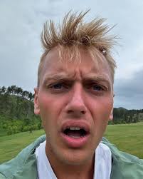 So this is nature huh. (Shoot camera flipped)