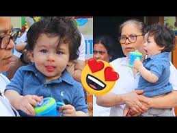 Kareena Kapoor Khan Saif Ali Khan S Son Taimur S Cutest Clicks Taimur Ali Khan Kareena Kapoor Saif Kareena Kapoor Songs Taimur Ali Khan Kareena Kapoor Khan