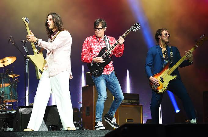 Weezer: «The Gathering» φτάνει στην Ευρώπη — νέο single και το «Gold Album» στις 21 Αυγούστου