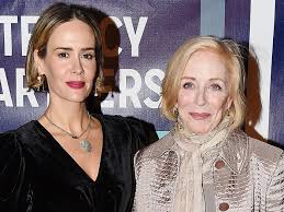 Sarah paulson & girlfriend holland taylor grab lunch in rare outing: Actress Sarah Paulson Defends Her Relationship With Holland Taylor