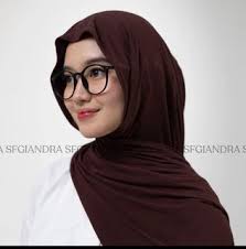 Buttonscarves Scramble 1.0, Fesyen Wanita, Muslim Fashion, Syal di Carousell