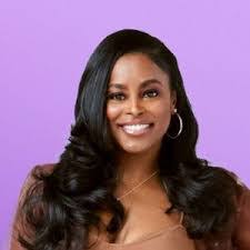 Monica Davis's Instagram, Twitter & Facebook