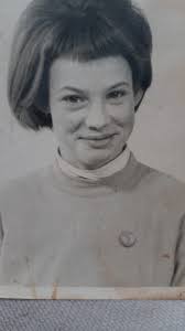 It would be great if members who have school photos of themselves or  classes if they could post them .with as much info year and classmates If  people like myself who when