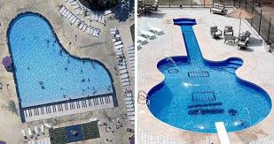 Zwei Aussergewohnliche Pools Schwimmbad Www Bsw Web De Cool Pools Swimming Pools Pool