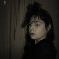 Mona Page (@janellaholbr)