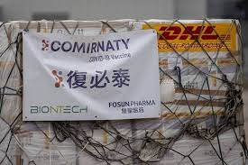 還有如果直接開放地方隨意購買 你們真的有思考過最後會變成怎樣嗎？ 黑市疫苗亂竄 誰有打誰沒打不知道 打了疫苗有沒有副作用不知道 打疫苗死了多少人不知道 各地方政府各自為政誰來發號施令 誰來統一規則遵守規. Ctche9z0zebnkm
