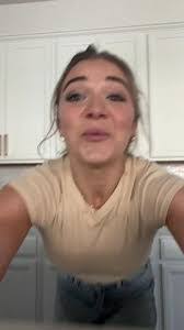 Abby Bill's Instagram, Twitter & Facebook